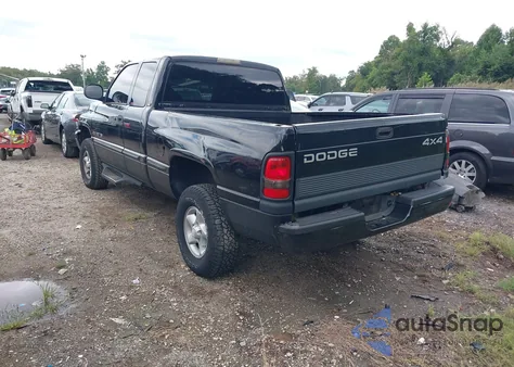 1999 Dodge Ram 1500 z USA, uszkodzony, nr VIN 1B7HF13Z7XJ596570